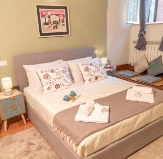 Old Town Apartamento | Millennial walls elegant relax in Perugia center