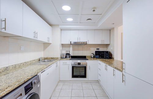 Dubai Investment Park Apartamento | Millennium Lakeview Residence