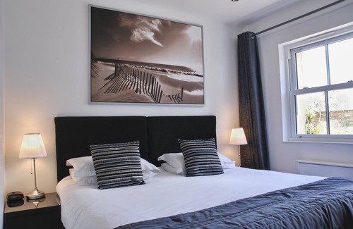 Ayr Casa | Miller House
