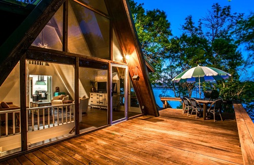 Lake Worth Cabina | Miller's Cozy Lakeside Cabin - Lake Worth!