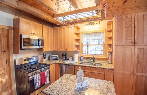 Millers Creek Cabina | Millers Creek Log Cabin - 20 minutes to WJ and Wilkes
