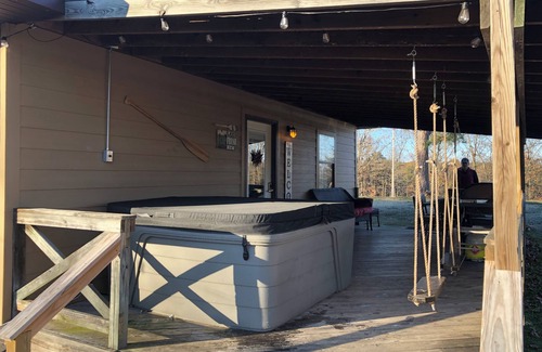 Bruno Casa | Millers Landing 2 - Sleeps 8. Hot Tub. 2 min to Buffalo Pt