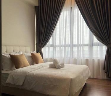 Kampung Haji Abdullah Hukum Apartamento | Millerz Suite 3R2B Condo Near MidValley 3 Beds 3 Bedrooms Staycation Best Choice