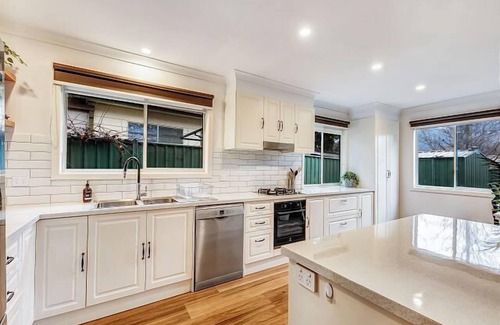 Bright Apartamento | Millie's Retreat, Bright
