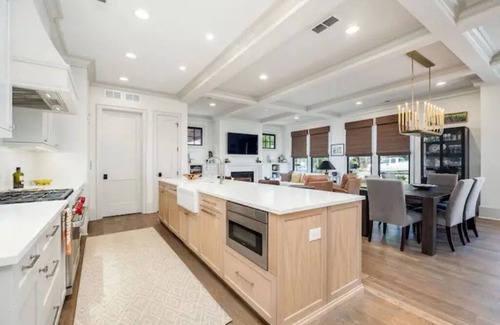 Dilworth Casa | Million dollar home walking distance to Uptown