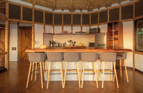 La Lindora Cabina | Million Dollar View Ecovilla