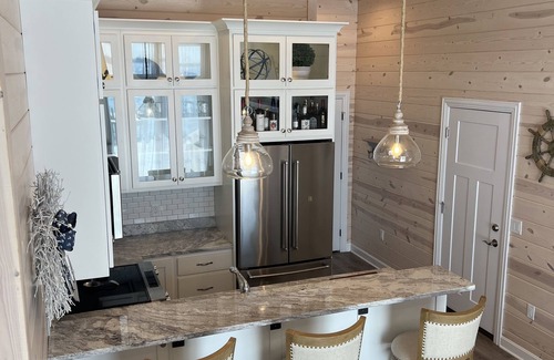 Monona Cabaña | MILLION DOLLAR VIEW LAKE BOAT HOUSE