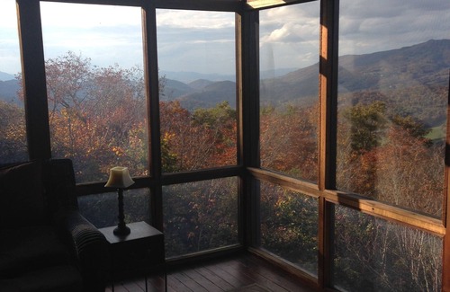 Seven Devils Cabina | Million Dollar View from Top of Seven Devil