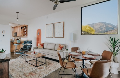 Tucson Condominio | Million Dollar View - "Vista Verde" 2b/2b Condo