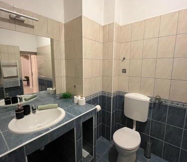 Inner City Budapest Apartamento | MillionRosesVintage ApartmanHotel Váci street FREE AIRCONDITIONER AND COFFEE