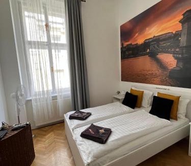 Inner City Budapest Apartamento | MillionRosesVintage ApartmanHotel Váci street FREE AIRCONDITIONER AND COFFEE