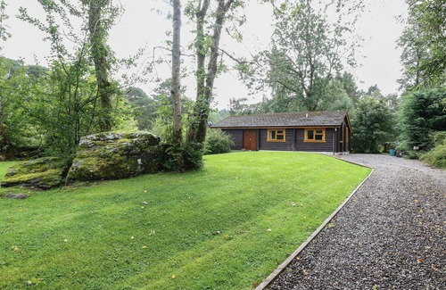 Killin Cabaña | MILLMORE CABIN, pet friendly, with open fire in Killin