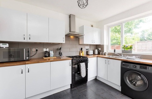 Openshaw Casa | Millola House - 1mi to Etihad Stadium free parking