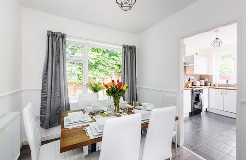 Openshaw Casa | Millola House - 1mi to Etihad Stadium free parking