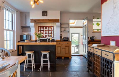 Saint Gennys Casa | Millook View Farmhouse