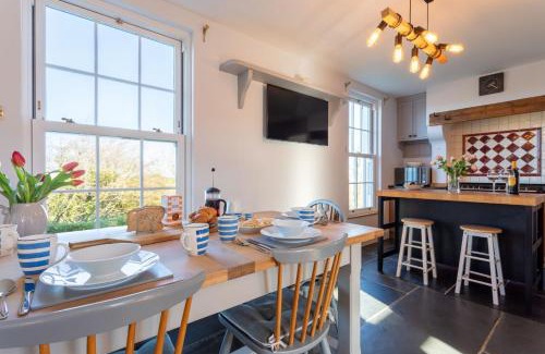 Saint Gennys Casa | Millook View Farmhouse