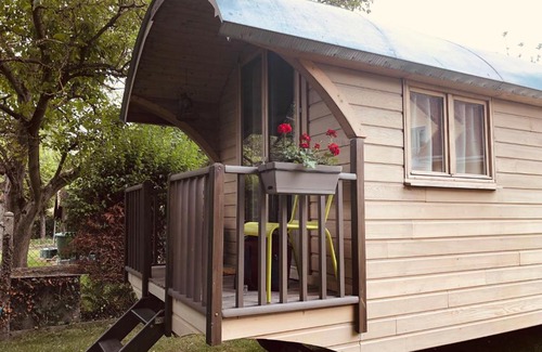 Milly-la-Foret Casa | Millygite Chalet-on-wheels by the river