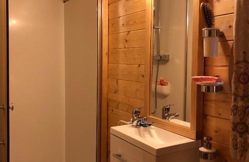Milly-la-Foret Casa | Millygite Chalet-on-wheels by the river