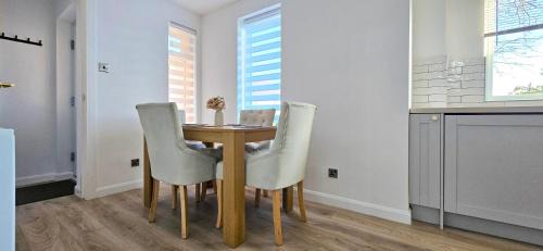 Milton Keynes Apartamento | Milton Keynes 3BR modern Home, Sleeps 5, Families, Free Parking
