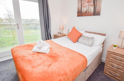 Milton Keynes Casa | Milton Keynes 5BR Contractor house, families/groups welcome.
