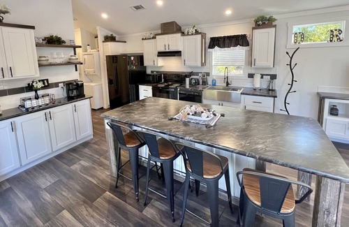 Mountain View Casa | Mimi's Retreat! The not so tiny, tiny home in the mountains!