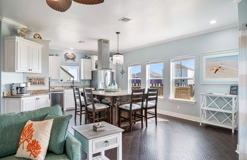 Crystal Beach Casa | Mimosa Cove - Seconds to the beach, beautiful view, loaded with amenities!