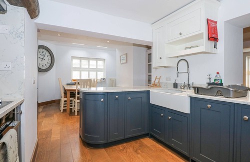 Edern Cabaña | MIN Y MOR - MORFA NEFYN, pet friendly, with open fire in Morfa Nefyn