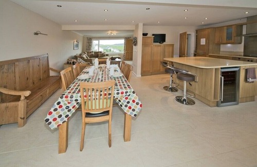 Abersoch Cabaña | MIN Y NANT, pet friendly, country holiday cottage in Abersoch