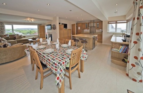 Abersoch Cabaña | MIN Y NANT, pet friendly, country holiday cottage in Abersoch