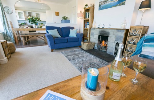 Cemaes Bay Cabaña | Min y Wygyr - on the beach, sleeps 8 guests in 4 bedrooms