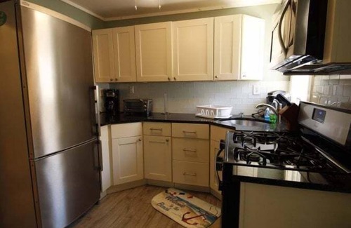 Point Pleasant Beach Cabaña | MIN8 | 3BR Beach Cottage Set in the Sand on private walk-up lane! by Shore Points Vacations