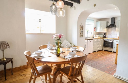 Llangynog Cabaña | MINAFON, pet friendly, with open fire in Llangynog