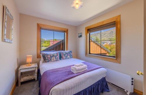 Wanaka Casa | Minaret Cabin - 3 bedroom home