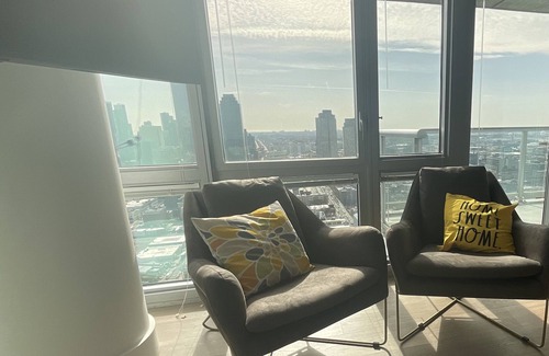 Hunters Point Apartamento | Mind-blowing City Views on East River - 10 mins to Manhattan!
