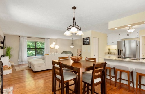 Hendersonville Casa | Mindful Manor Peaceful Retreat