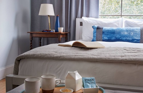 Guerneville Cama Y Desayuno | Mine + Farm, The Inn at Guerneville, CA
