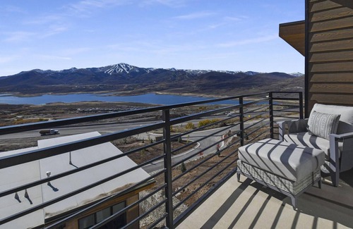 Hideout Casa | Miner's Hideout by Casago
