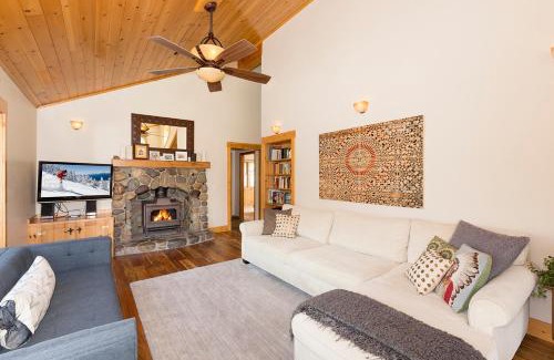 Alpine Meadows Casa | Mineral Springs 3 BR w Hot tub Available in Alpine Meadows