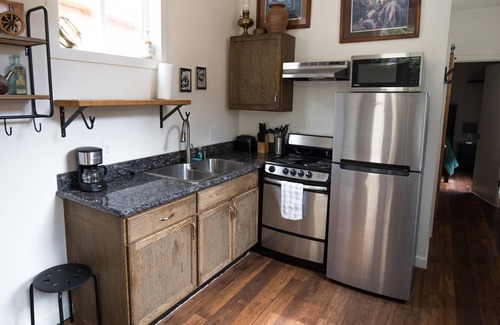 Idaho Springs Cabina | Miners Cabin at Base Camp Lodging Company
