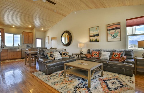Taos Casa | Miners Haven, 360° Views + Hot Tub!