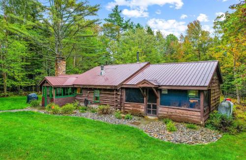 Olmstedville Casa | Minerva's Log Cabin Gem