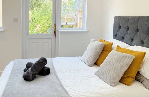 Harlesden Casa | Minet Gardens Modern Central - Suite 5