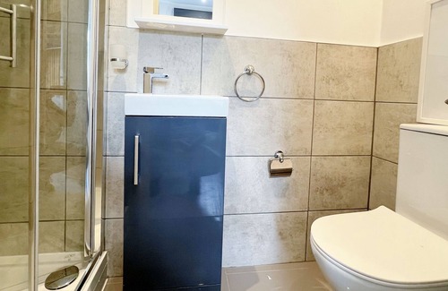 Harlesden Casa | Minet Gardens Modern Central - Suite 5