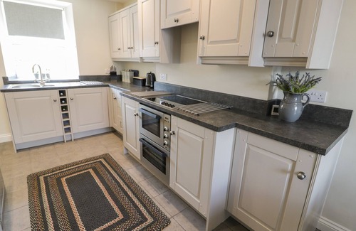 Trawsfynydd Cabaña | MINFFORDD, family friendly, character holiday cottage in Trawsfynydd