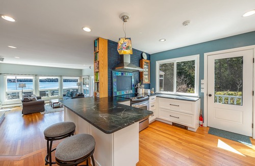 Harpswell Casa | Mingo Cove - Beautiful 6BR, 4BA home with panoramic views of Harpswell Sound