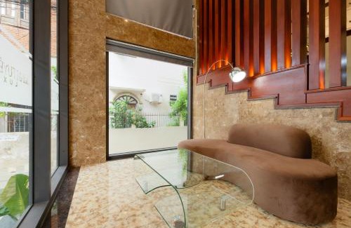 Vinh Hai Hotel | Minh Tuyết Luxury Hotel