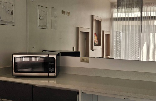 Naranjito Apartamento | Mini Apartment self contained sleeps 4, Pet Friendly