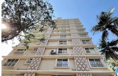 Kandivali East Apartamento | Mini Apartment with Kitchenette at Malad West