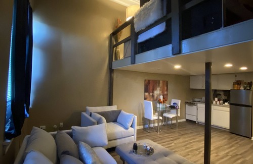Wilkes-Barre Apartamento | Mini Artsy Loft…min from Ski resort and Mohegan sun casino!