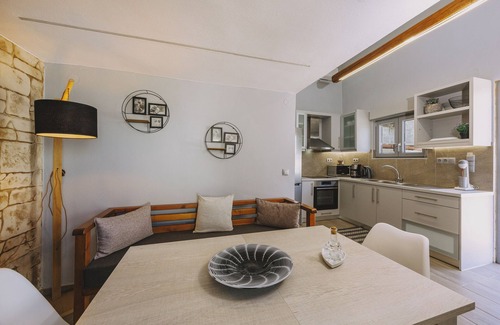 Monopari Casa | Mini Bella Gonia